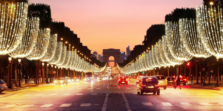 Illuminations de l'avenue des Champs-Élysées © Blachère Illumination