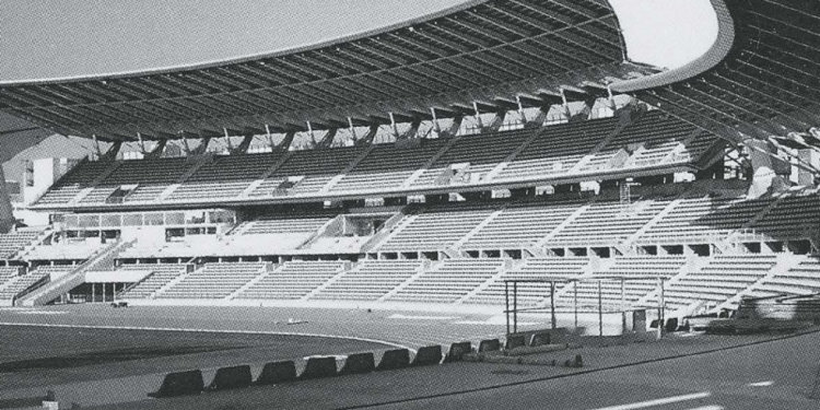 Stade Charléty, 1989-1994, Paris, Henri Gaudin et Bruno Gaudin architectes © Georges Fessy
