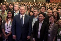 Al Gore avec Hal Connolly, Ken Berlin et Rodne Galicha, du projet Climate Reality Project, 31e formation sur le Corps de Leadership de la Réalité du Climat à Manille, aux Philippines