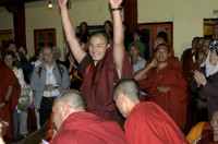 Kalou Rinpoché (au centre)
