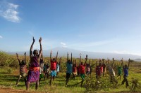 La pratique du Yoga dans une savane au Kenya