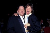 Harvey Weinstein et Mick Jagger au CFDA Fashion Awards au Lincoln Center, le 12 février 1996.