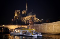 L'Arletty face Notre Dame de Paris