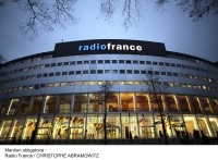 Maison de la Radio - porte Seine la nuit