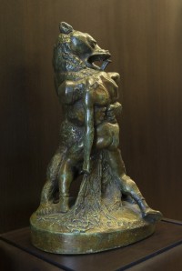FREMIET, Emmanuel - Le Dénicheur d'oursons (bronze)
