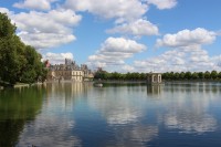 Vue sur l’étang aux carpes du château de Fontainebleau