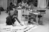 Yves Saint Laurent dans son studio, 1986.