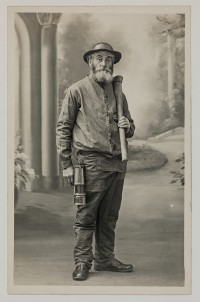Augustin Lesage en tenue de mineur, vers 1925,
Photographie argentique, don d’Annie Pascal-Firmin au LaM