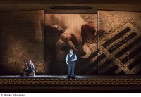 Rigoletto et une projection de chien