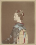 Raimund von
Stillfried —
Portrait d’une jeune fille
1871-1881
Épreuve sur papier
albuminé rehaussée
de couleurs
