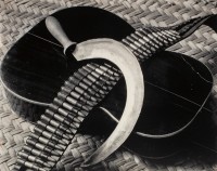 Tina Modotti
Cartouchière, faucille
et guitare, 1927
Tirage gélatino-argentique
d’époque,
19,1 × 24,1 cm,
Collection et archives de la
Fundación Televisa, Mexico
