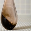 Vase lacrymatoire – Sculpture en verre soufflé, 37 x 7 cm – Photo réalisée par Maurine Tric à l’ICI 