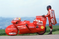 Luigi Colani & Fritz Egli,
MDR-1,
Moto de course,
1986,
80 x 120 x 260 cm,
Acier et plastique renforcé de fibres de verre 