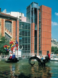 Vue de l'extérieur de l'IRCAM depuis la Fontaine Stravinsky, exposition Renzo Piano Paris, photographe Michel Denancé
